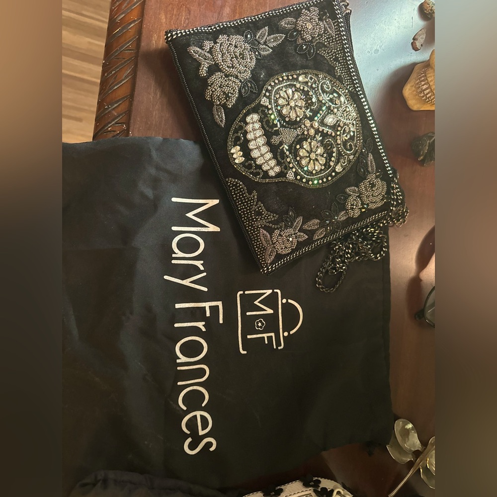 Crossbody 6x2x8
42” strap length